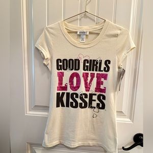 Y2K vintage 2000s Tshirt graphic good girls love kisses self esteem memorabilia